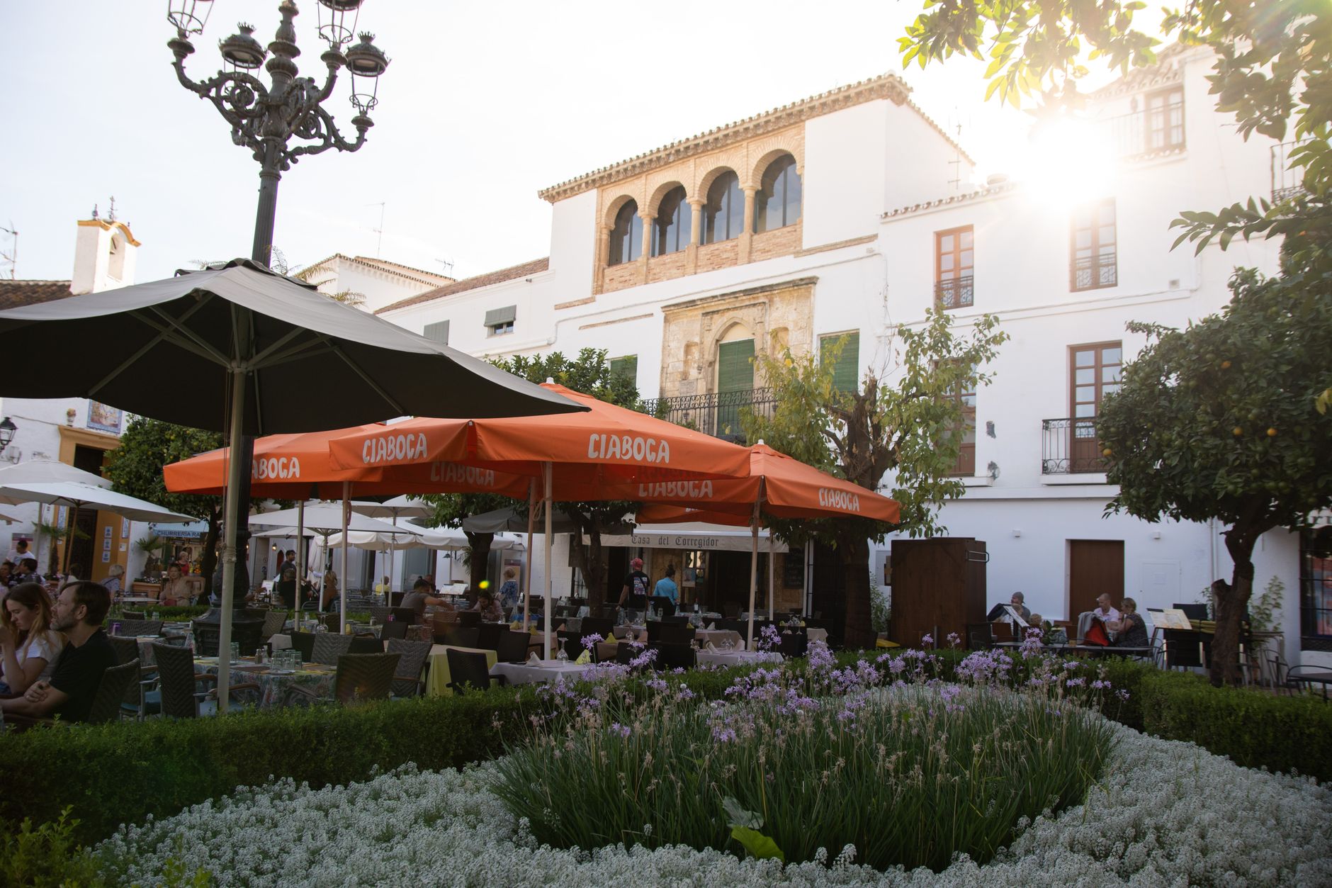Plaza de los Naranjos no centro histórico de Marbella