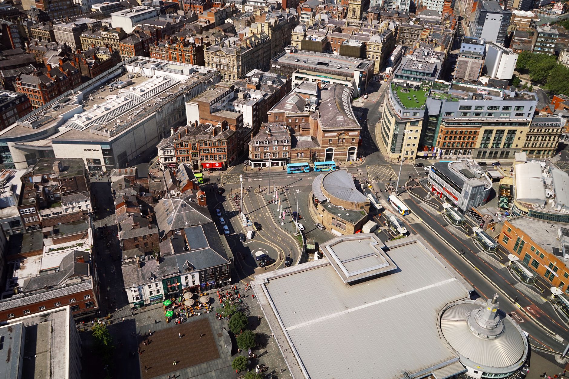 Rua histórica no centro de Liverpool