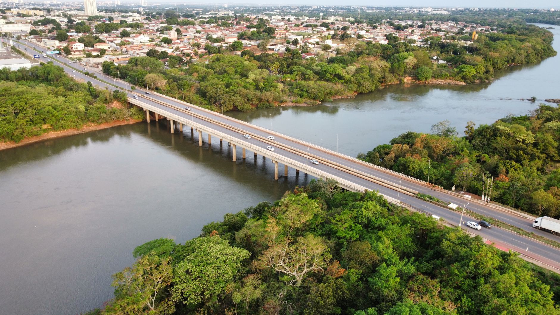 Margem do Rio Teles Pires perto de Colíder