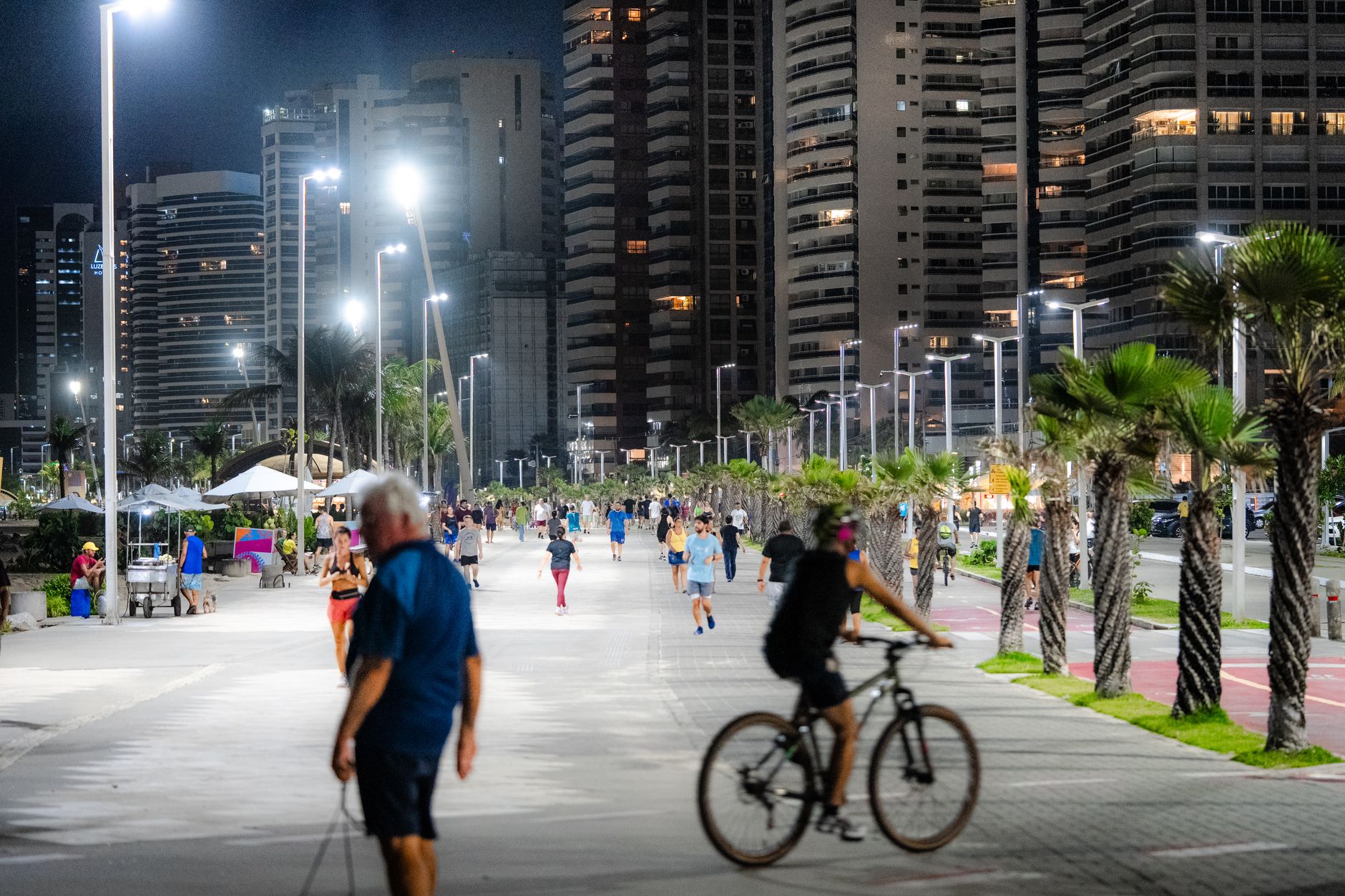 Passeio junto à praia em Fortaleza
