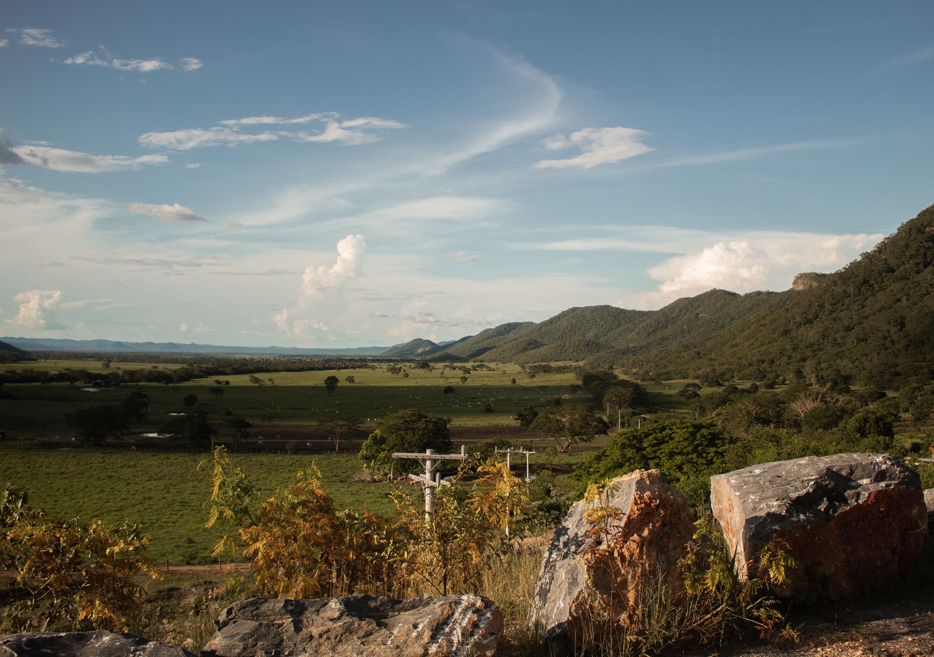 Céu limpo sobre a paisagem de Sinop na época seca