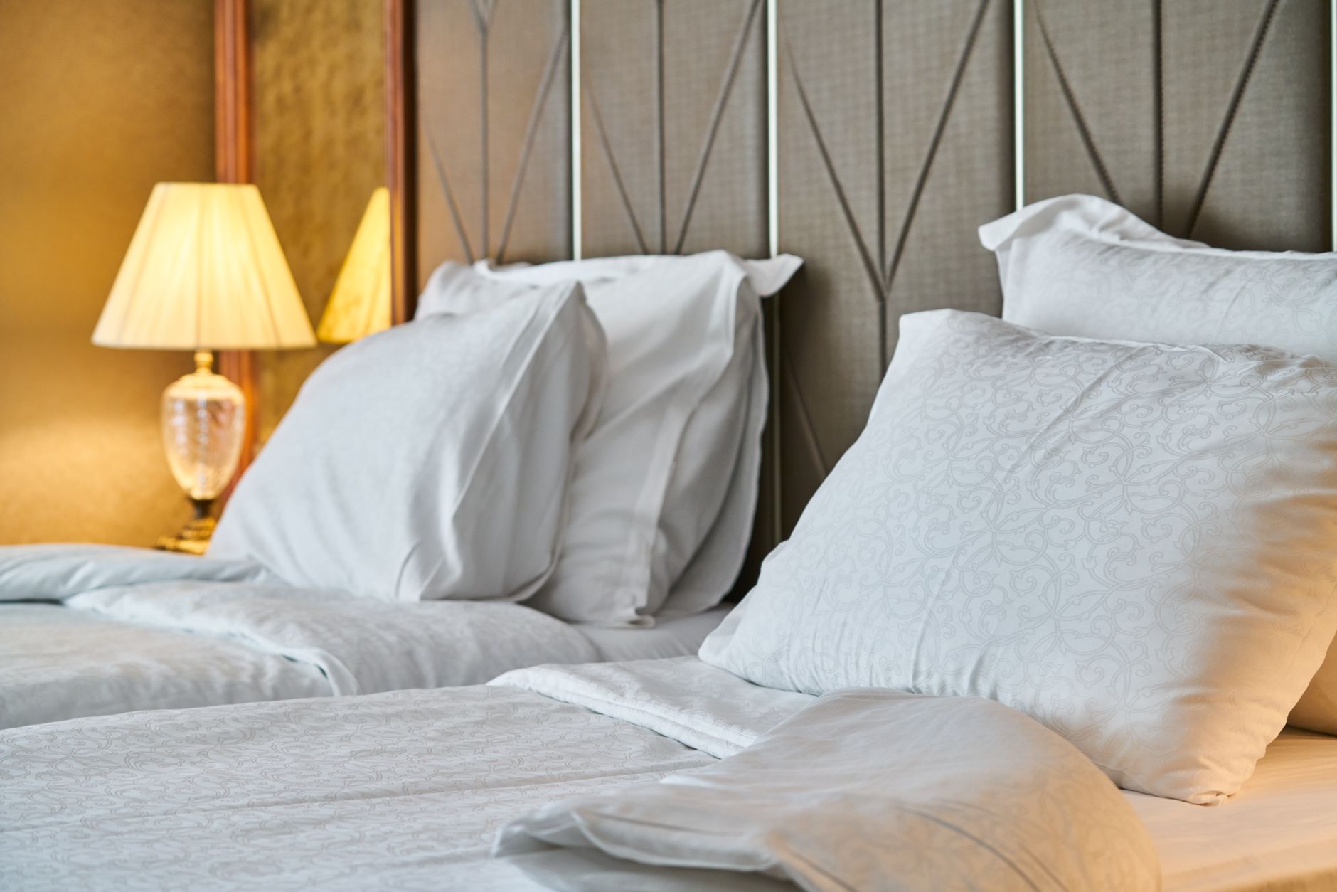 Quarto de hotel simples e confortável em Porto Velho