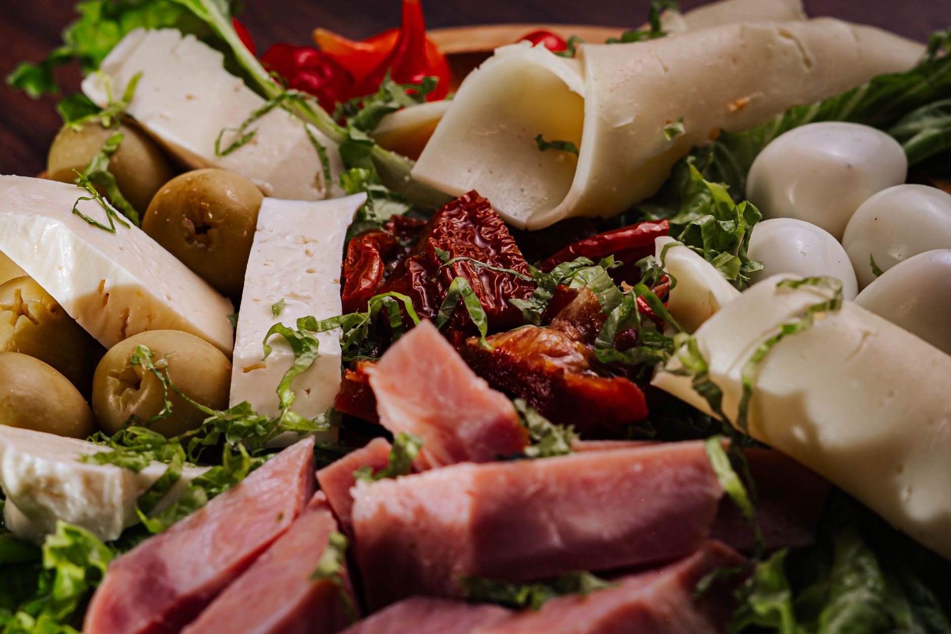 Prato tradicional sertanejo com carne de sol e queijo coalho