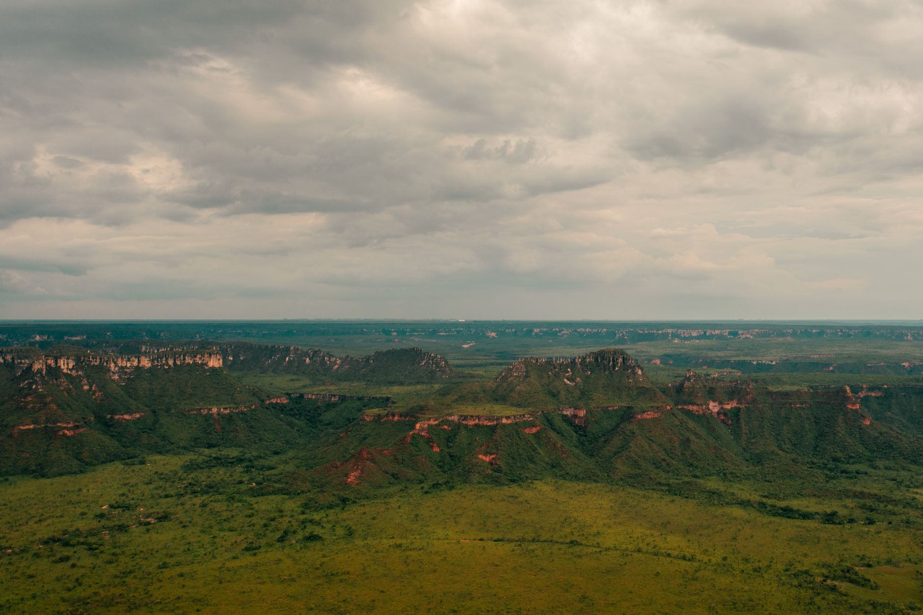 Paisagem de transição entre cerrado e floresta amazónica em Juína