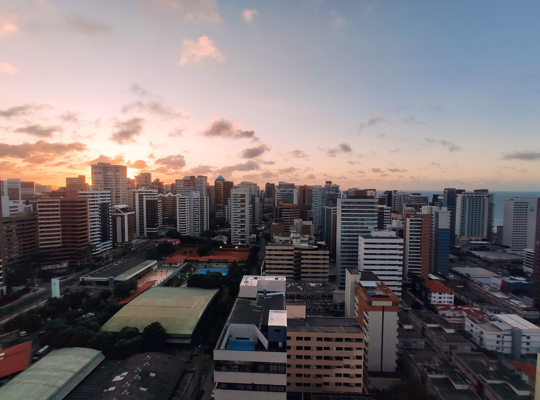 Rua movimentada no centro de Fortaleza