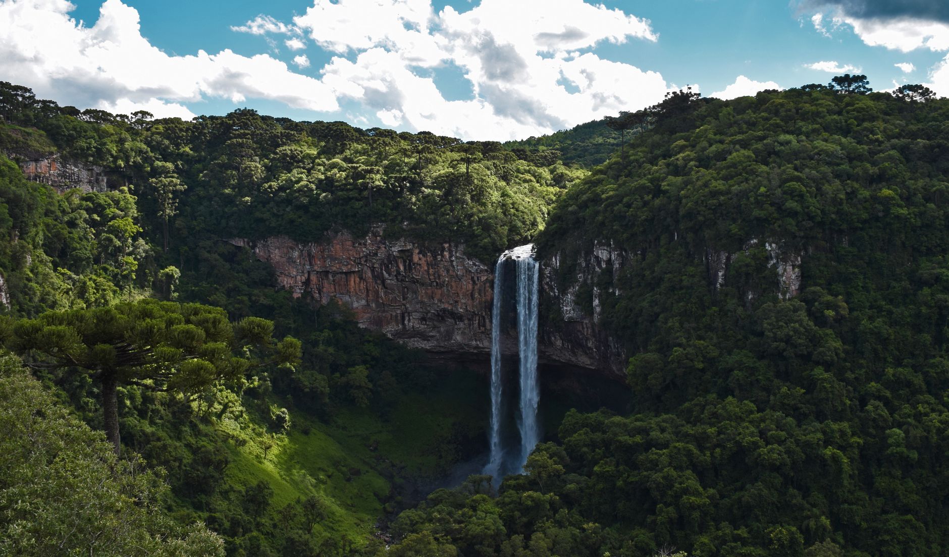 Cachoeira na zona rural perto de Machadinho D Oeste