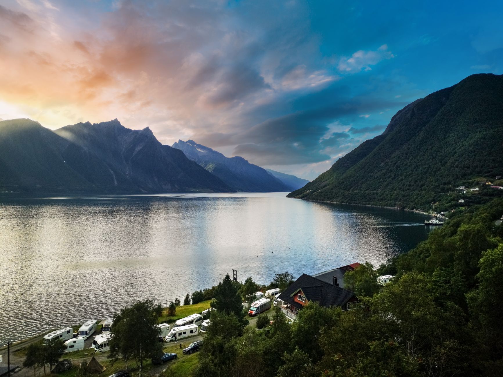 Strand Fjellstue y aparcamiento para autocaravanas